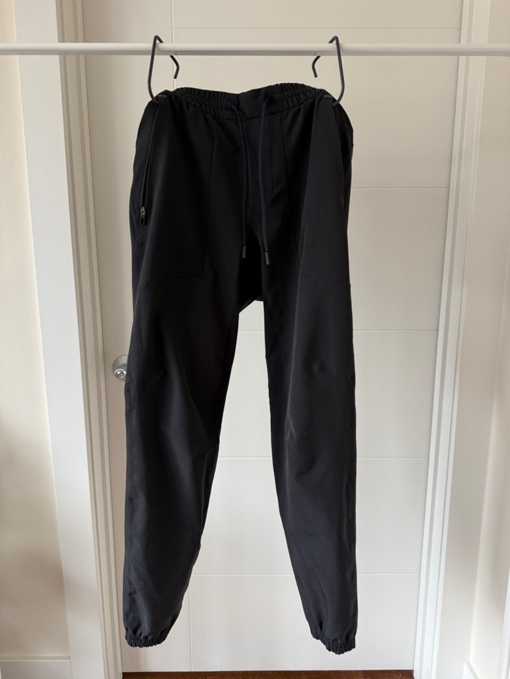 Lululemon License to Train Jogger - Small